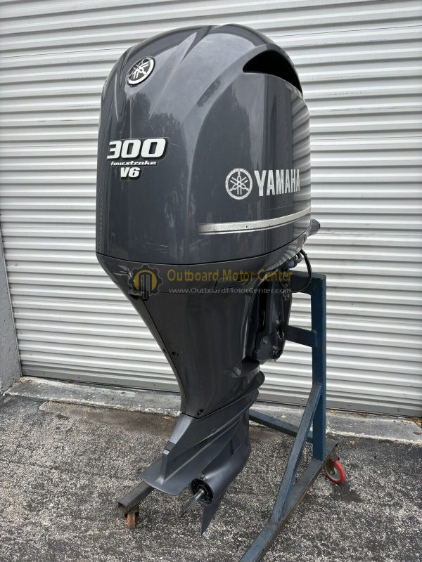 2013 Used Yamaha 300HP 300 HP Outboard Motor Four Stroke For Sale