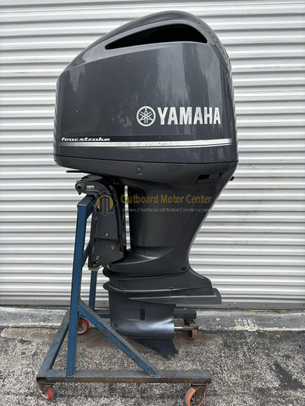 2013 Used Yamaha 300HP 300 HP Outboard Motor Four Stroke For Sale - Image 4