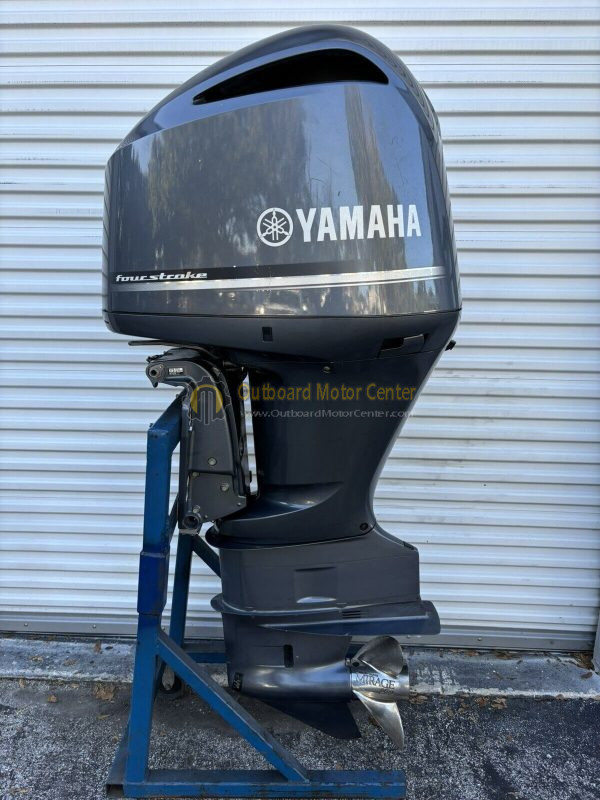 2019 Used Yamaha Four Stroke 300HP 300 HP Outboard Motor - Image 4