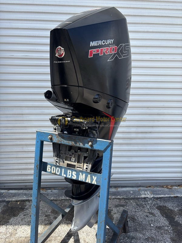 Mercury Pro XS 300hp Four Stroke EFI Outboard Motor - Image 2