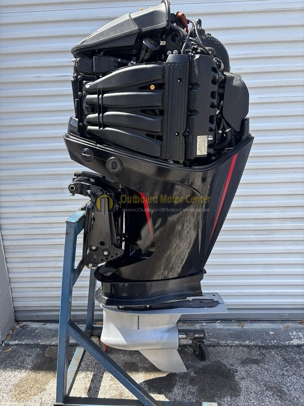 Mercury Pro XS 300hp Four Stroke EFI Outboard Motor - Image 3
