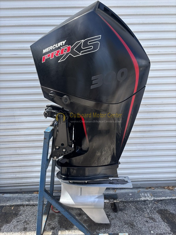 Mercury Pro XS 300hp Four Stroke EFI Outboard Motor - Image 4